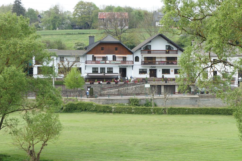 Hotel Rittersprung Ouren Bagian luar foto