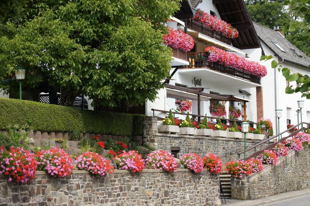 Hotel Rittersprung Ouren Bagian luar foto