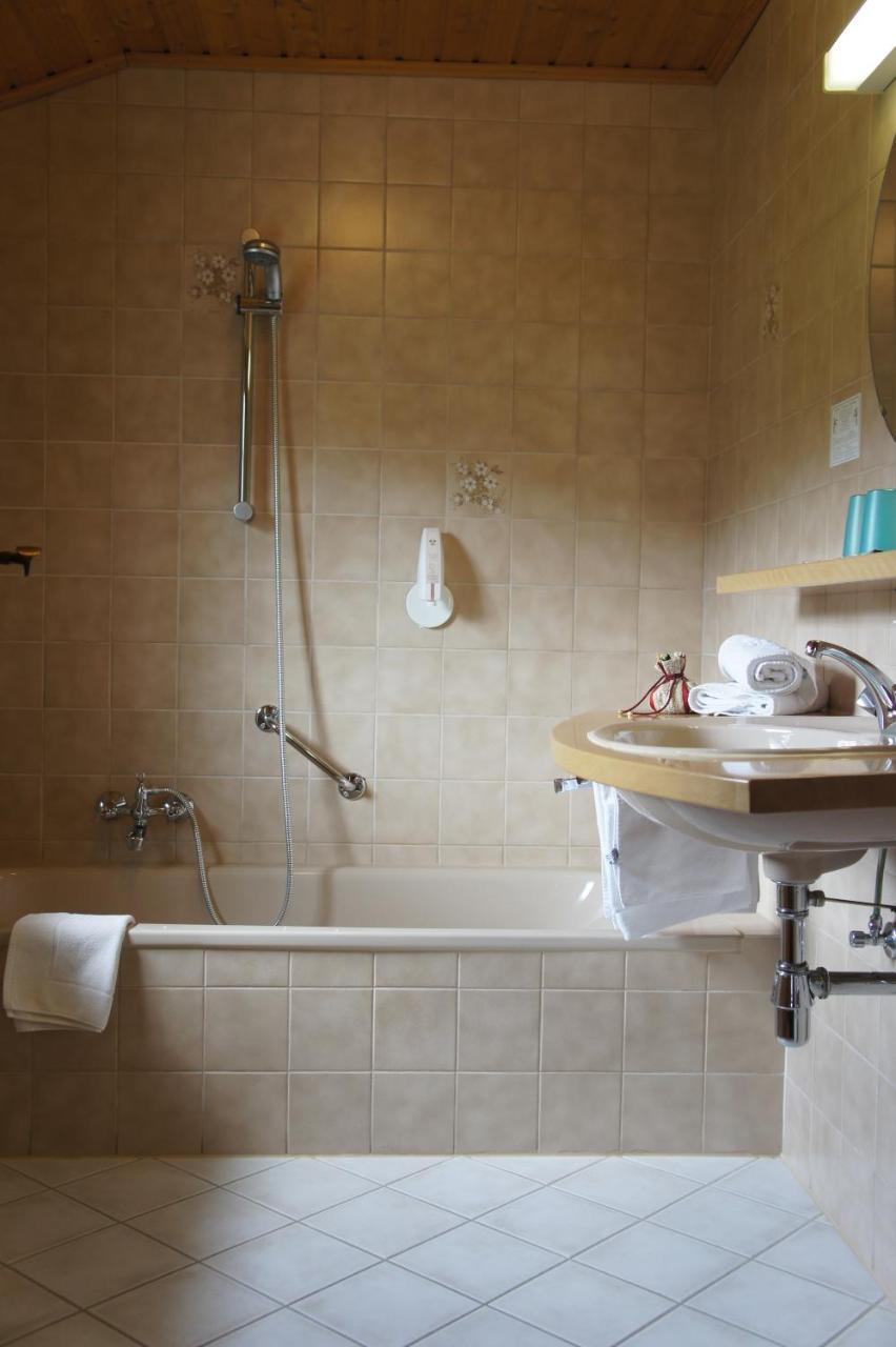 Hotel Rittersprung Ouren Bagian luar foto